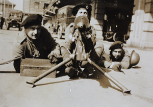 Shanghai Volunteer Corps men with machine gun, Shanghai, 1932
