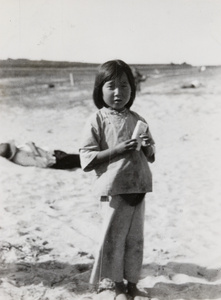 A girl on a beach, Weihai (威海)