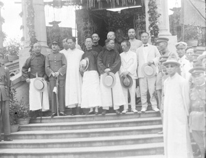 A group including Wang Jingwei, Hu Hanmin, Sun Ke and Liao Zhongkai at a memorial event for Sun Yat-sen, 1925