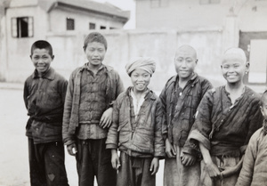 A group of children smiling, Jingzhou