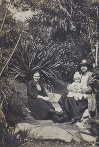 Margie, Sarah and Bea Hutchinson in Koukaza park, Shanghai, June 1923