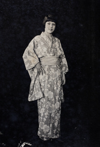 Mabel Parker wearing a Japanese kimono, Hongkou, Shanghai