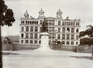 The Hong Kong Club and statue of Edward VII, Hong Kong