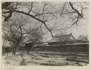 Buildings at the foot of Jingshan Gong Yuan