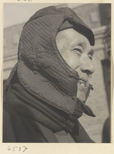 Man wearing a quilted hat