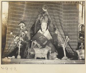 Altar with a statue of Mao Nü in a Daoist temple on Hua Mountain