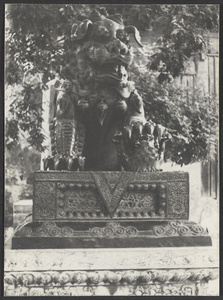 Female Lion (with cub) (tongshi 銅獅), Yonghe Temple (雍和宮) ‘The Lama Temple’, Beijing