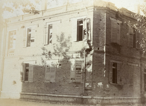 Building damaged by shells
