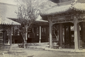 Pavilion at Taming Lake, Tsi Nan Fu