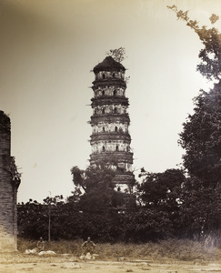 The Flower Pagoda (花塔), in Temple of Six Banyan Trees (六榕寺), Canton