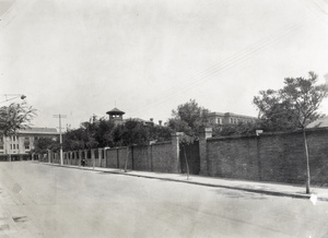 Street outside the British Consul General's house, Tianjin (天津)