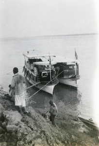 The 'Yinkuang' and 'Kingfisher II' houseboats, 1920s