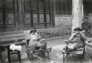 Rachel Lampson and Mrs MacMurray, Peking