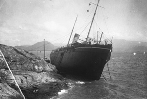 S.S. Sun Tak driven by typhoon onto Green Island, Hong Kong, 1923