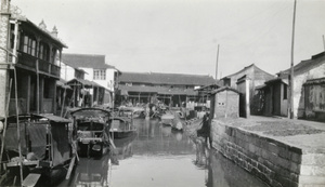 City waterway, houses and boats