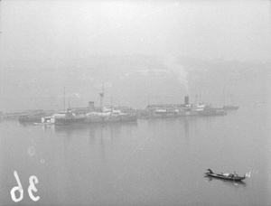 Ships on Jialing River, Chungking