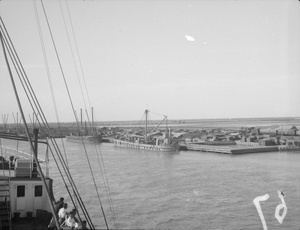 Shipping at Tongku port