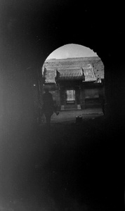 An archway in Qinhuangdao (秦皇島)