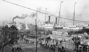 Steamships 'Pekin' and 'Linan' (安臨) and the French Bund, Shanghai