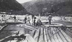 Men working with a log raft, Bei River (北江)