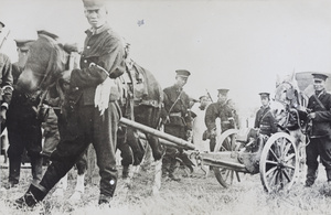 Revolutionary soldiers with horse artillery