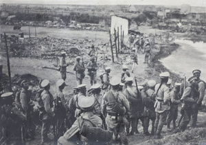 Qing army troops on the move, carrying kit bags