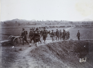 Qing army soldiers on the move near Hankow